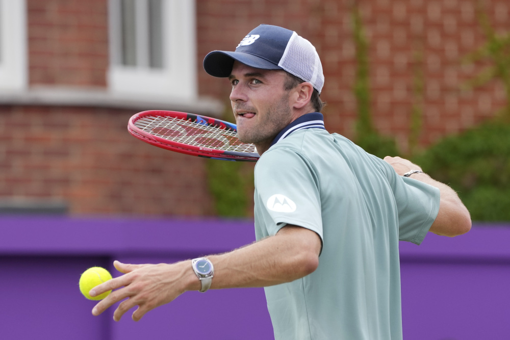 在防守端 在防守端