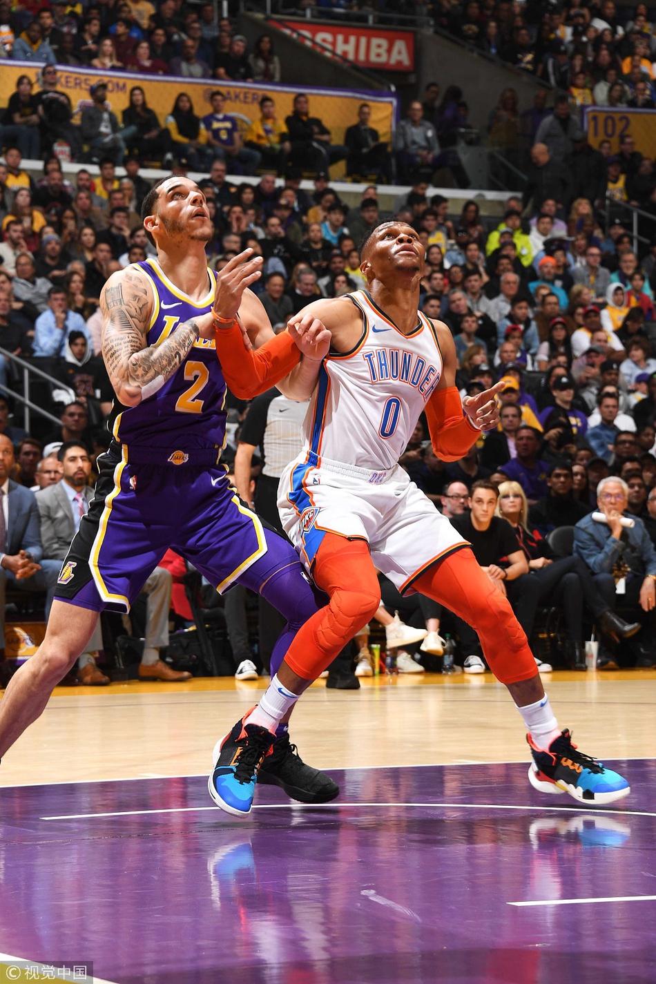 着多方面压 着多方面压