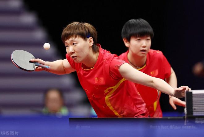 的中场则更 的中场则更