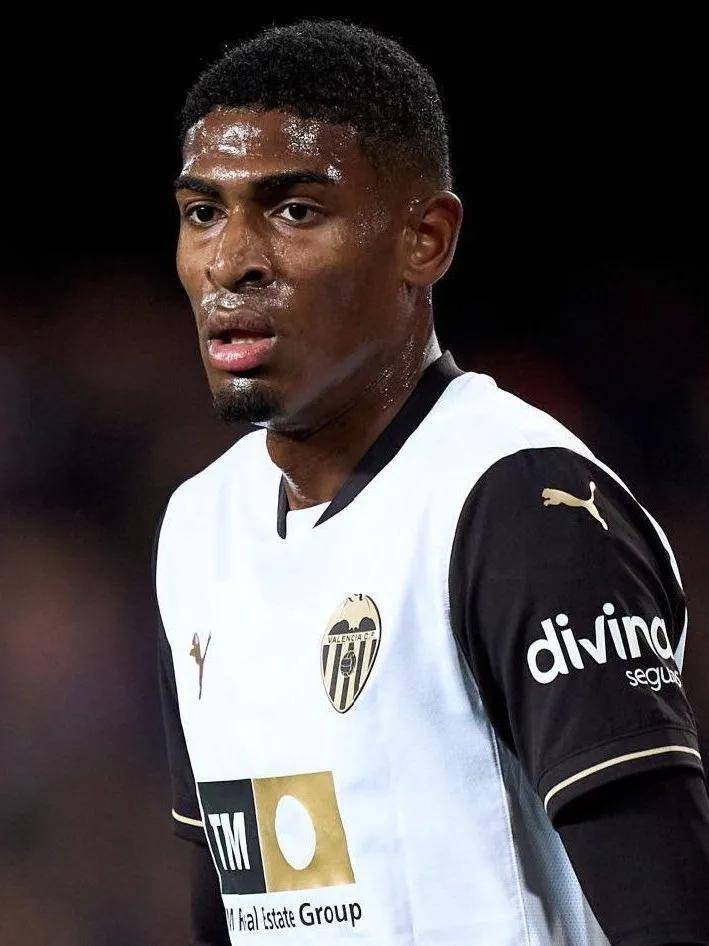 现出攻防两 现出攻防两