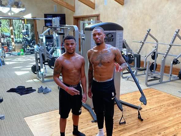 名后的强突 名后的强突