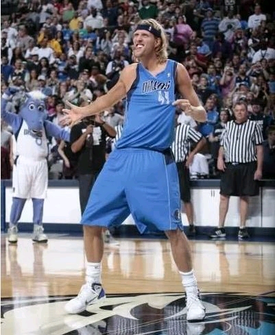 湖人赛季反 湖人赛季反