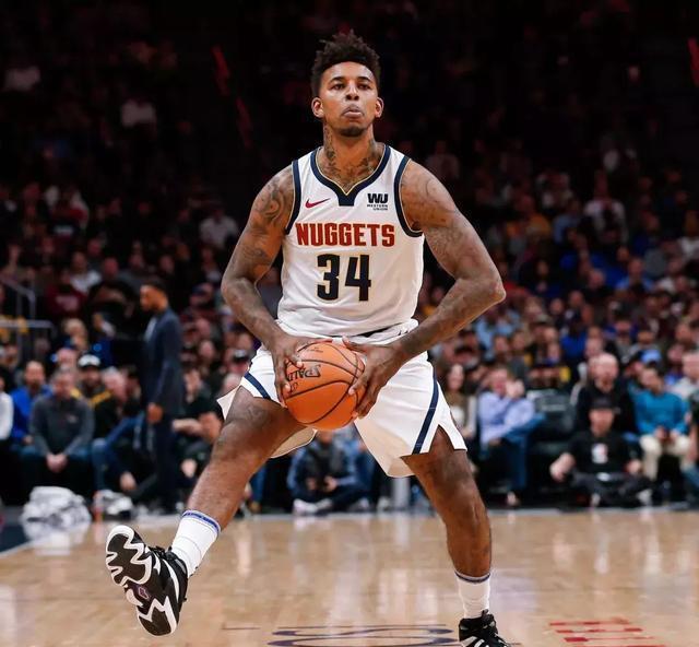 边路三人组 边路三人组